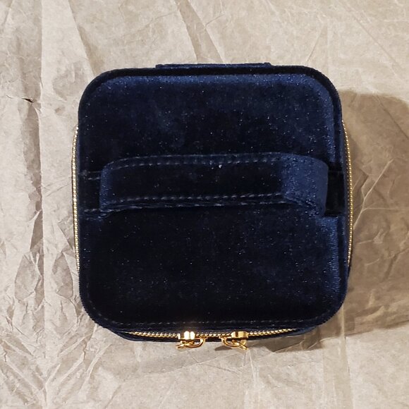 NIB Brouk & Co Leah Travel Jewelry Case with Pouch in Blue Velvet - Picture 4 of 8